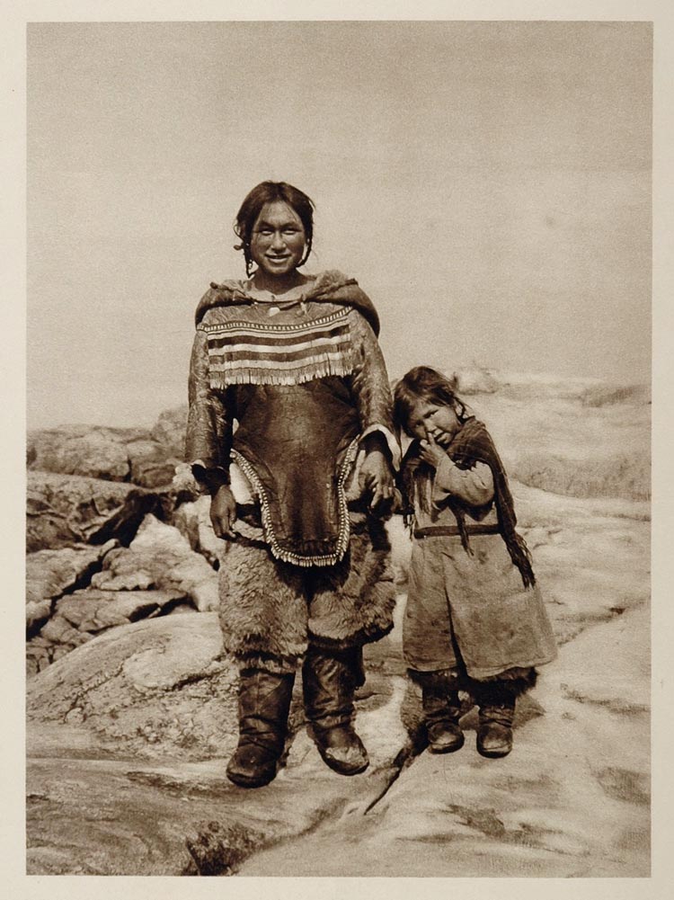 1926 Portrait Eskimo Mother Child Baffin Island Canada - ORIGINAL CANADA