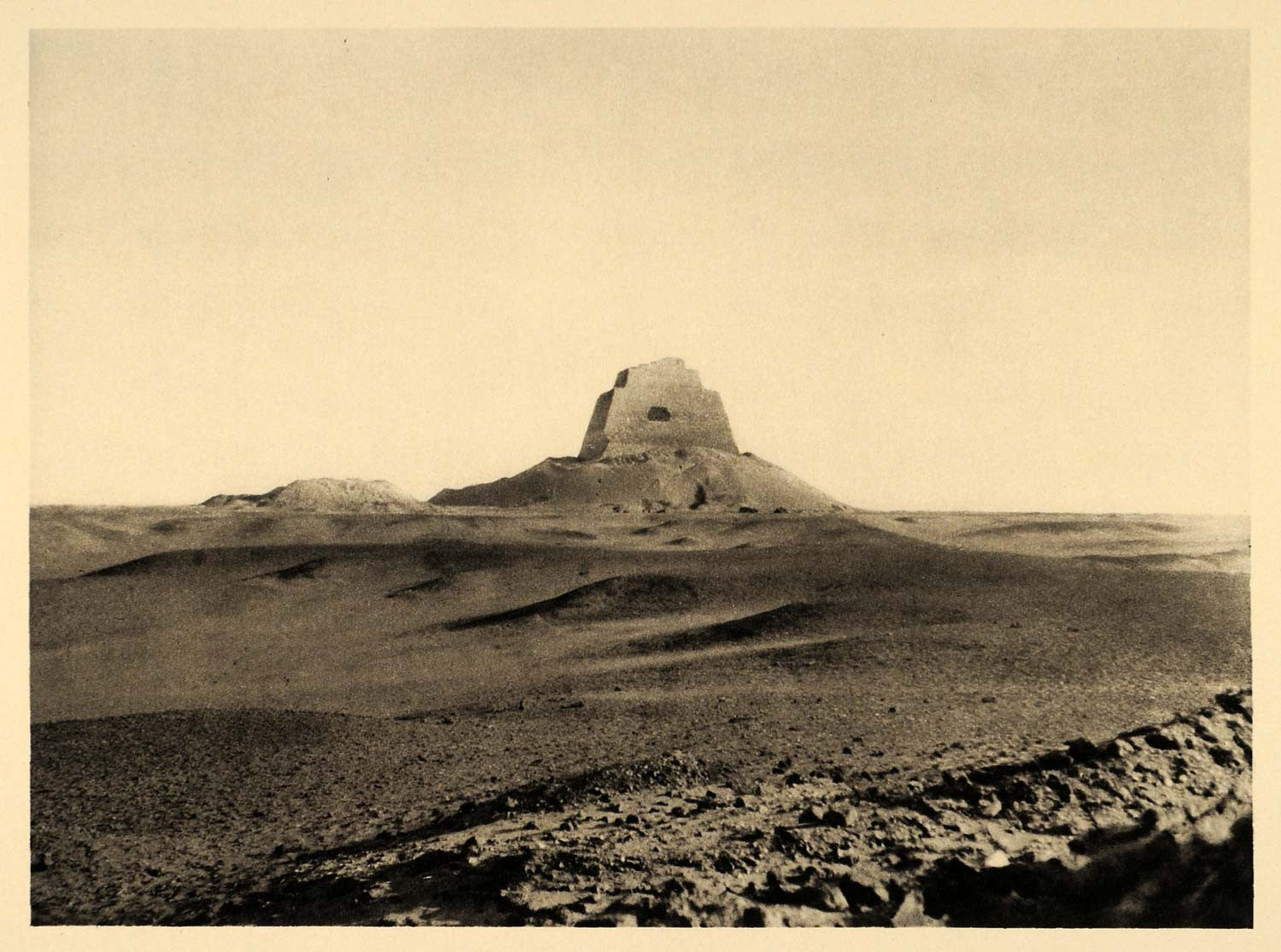 1929 Egypt Meidum Maidum Pyramid Huni Sneferu Desert - ORIGINAL PHOTOGRAVURE EG1 - Period Paper
