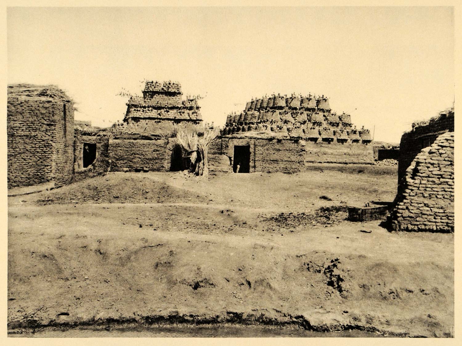 1929 Faiyum Egypt Village Pigeon House Herbert Ricke - ORIGINAL PHOTOGRAVURE EG1