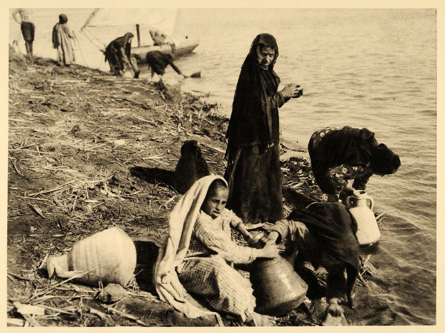 1929 Egypt Et-Till Nile River Egyptian Women Water Pots - ORIGINAL EG1