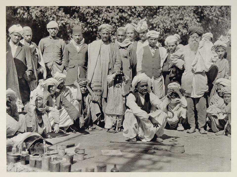 1928 Pakistani Snake Handler Market Peshawar Pakistan - ORIGINAL IN1