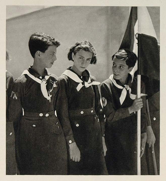 1937 Girl Guides Uniform Flag Iran Photogravure Graefe - ORIGINAL IR1