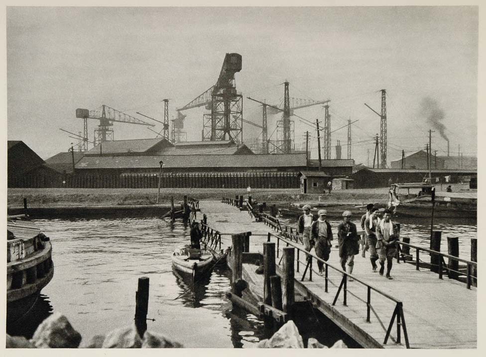 1930 Osaka Harbor Japan Shipyard Dock Workers Trautz - ORIGINAL JAPAN2