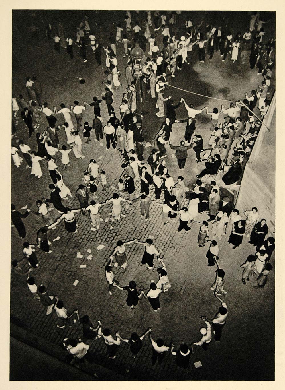 1937 Circle Dance Sardana Folk Dancing Barcelona Spain - ORIGINAL MD2