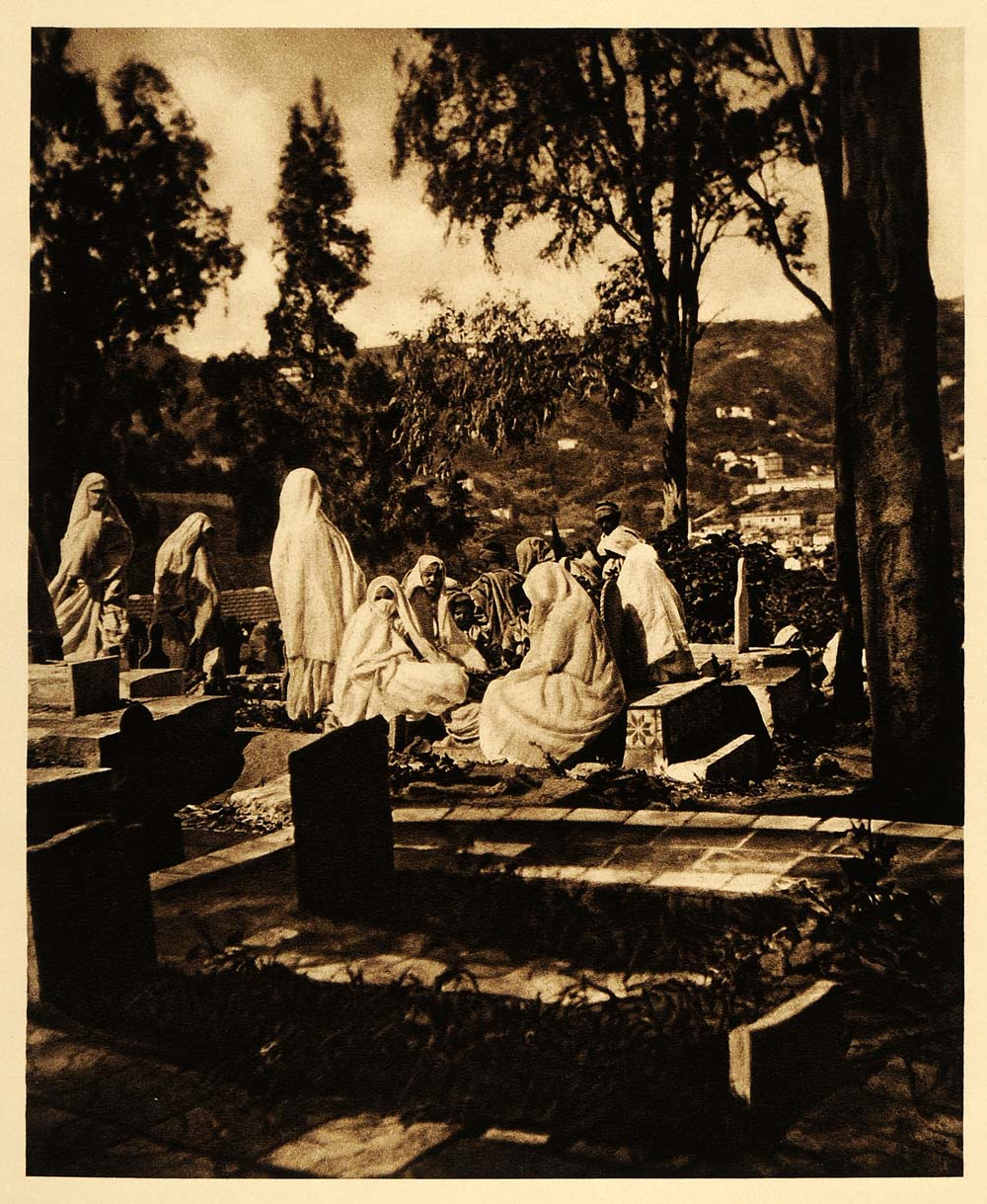 1924 Arab Women Cemetery Algiers Lehnert & Landrock - ORIGINAL PHOTOGRAVURE NAF2