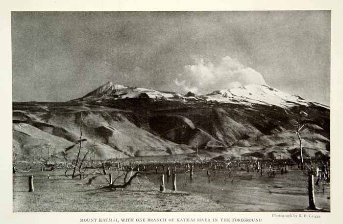 1917 Print Mount Katmai River Landscape Mountain Waterway Historical Image NGM5