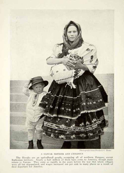 アート・デザイン・音楽 The Slovak national dress through the . NATIONAL COSTUME SLOVAKIA ❤️🇸🇰 The folk costume comes directly