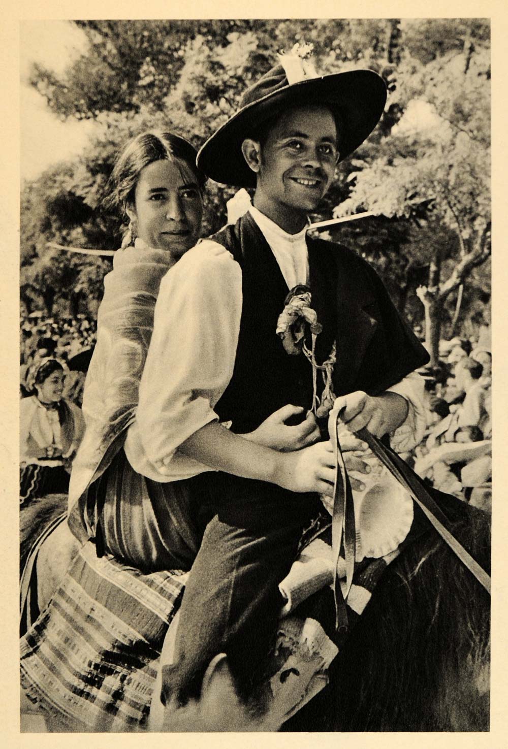 1942 Portugal Portuguese Folk Costume Man Women Couple - ORIGINAL POR1