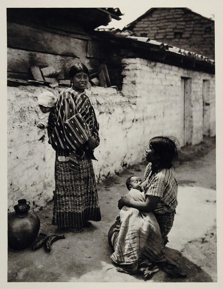 1931 Guatemalan Indian Mayan Women Baby Guatemala NICE - ORIGINAL SA2 - Period Paper

