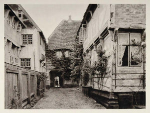 1930 Courtyard Clausens Gaard Ribe Denmark Danmark - ORIGINAL PHOTOGRAVURE SC2 - Period Paper
