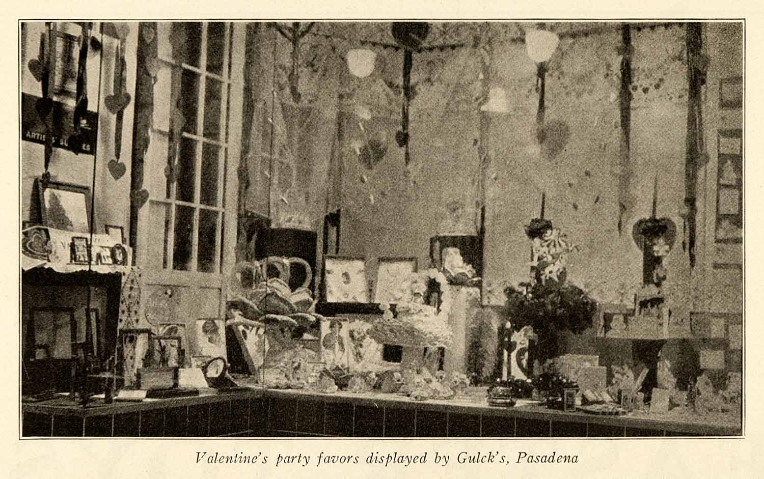 1926 Print Valentine's Day Party Favors Window Display Gulck's Pasadena TOYS7