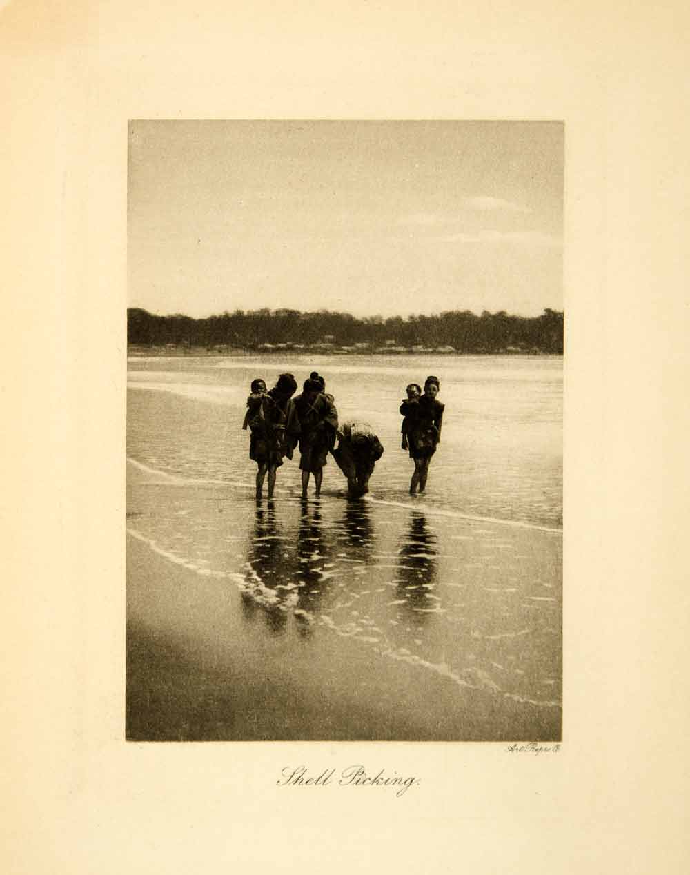 1904 Photogravure Japan Shell Picking Shore Coast Children Mother Tide XGDD1