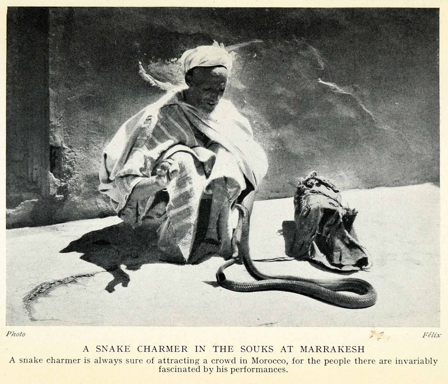 1929 Print Marrakech Morocco Snake Charmer Souk Market Performer Historic XGQ9
