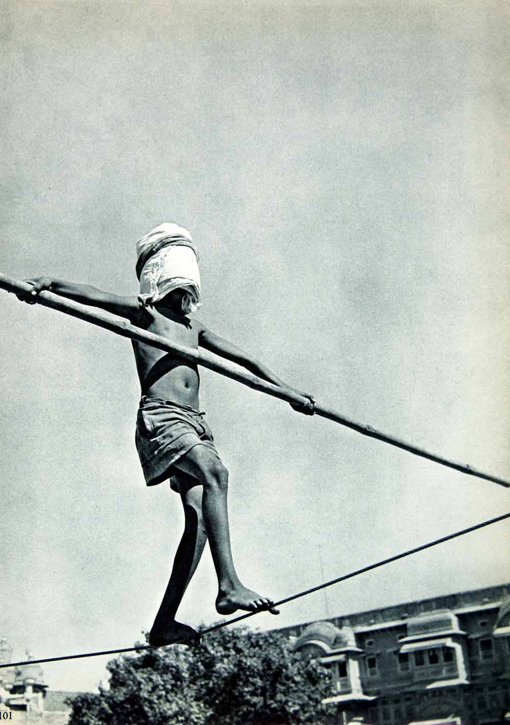 1955 Rotogravure Tightrope Walker Blindfold Balance Jaipur India Rajasthan XGRC8