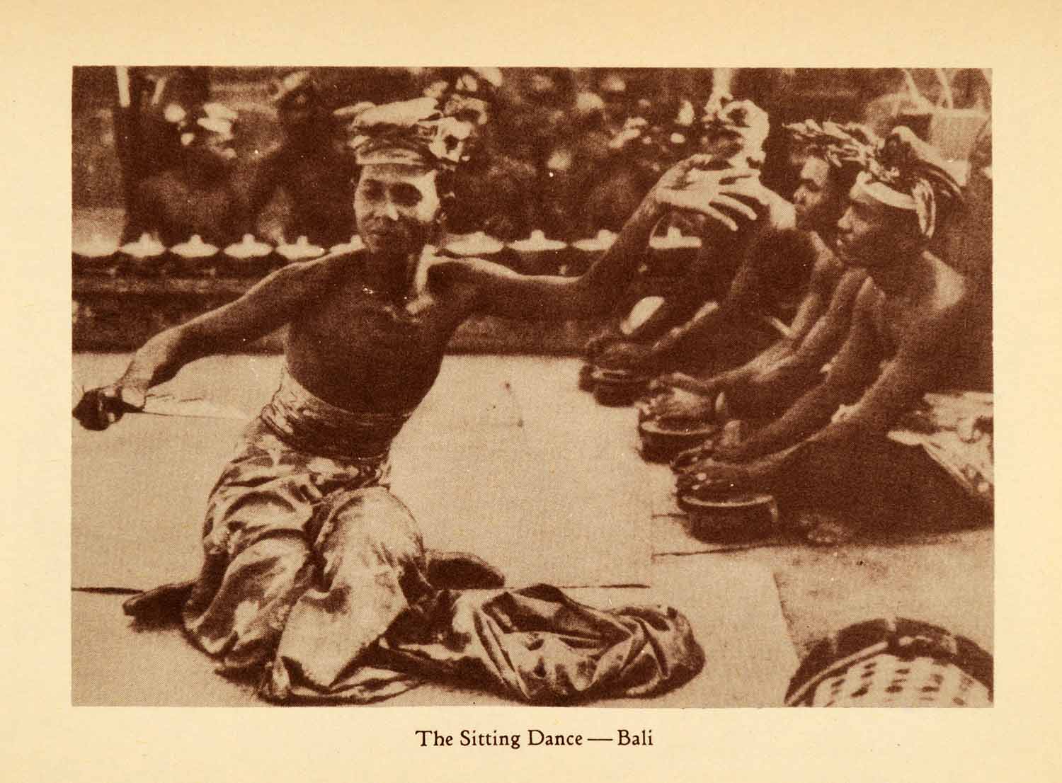1936 Halftone Print Sitting Dance Native Bali Indonesia Men Performance XGX6