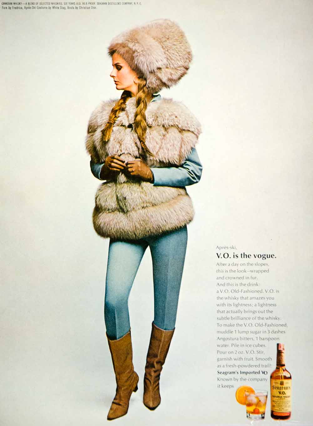 1963 Ad Seagram VO Canadian Whisky Apres Ski Outfit Fur 60s Fashion Retro YHB5