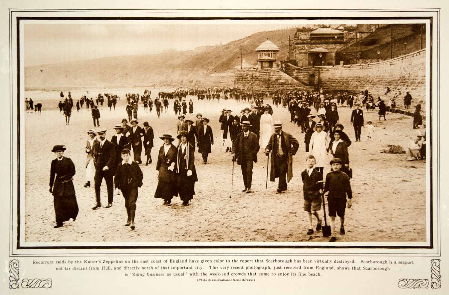 1915 Rotogravure Scarborough England Beach Resort Crowd People World War I YNY2
